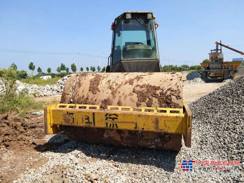 山东出售转让二手5000小时2006年徐工Y18单钢轮压路机