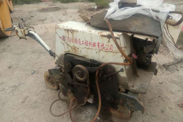 山西出售转让二手5000小时2009年洛建YZC6B双钢轮压路机