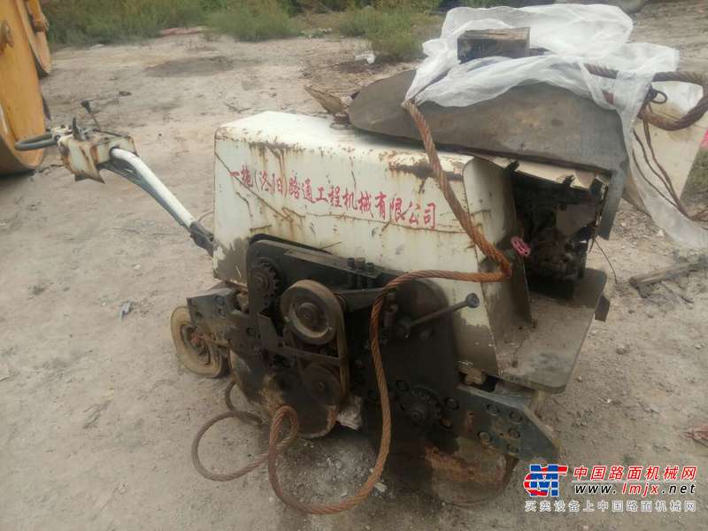 山西出售转让二手5000小时2009年洛建YZC6B双钢轮压路机