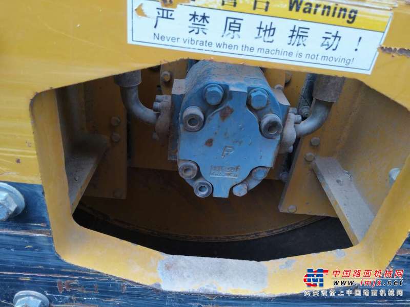 河南出售转让二手4600小时2011年龙工LG522B单钢轮压路机
