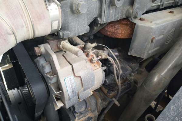 甘肃出售转让二手2100小时2012年山工SEM8222单钢轮压路机