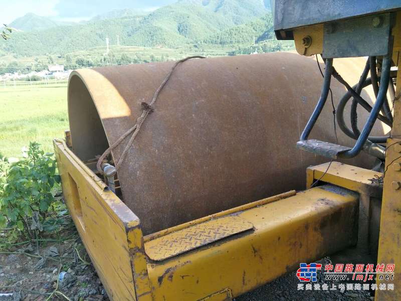 云南出售转让二手9526小时2005年洛建YZ18B单钢轮压路机