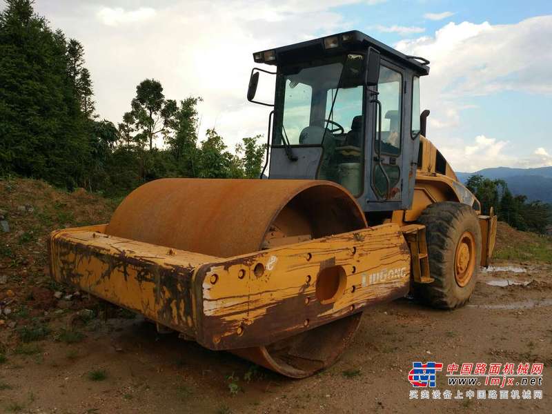 云南出售转让二手5628小时2009年柳工CLG620C单钢轮压路机