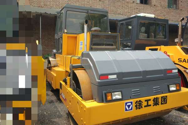陕西出售转让二手4900小时2010年徐工XS122双钢轮压路机