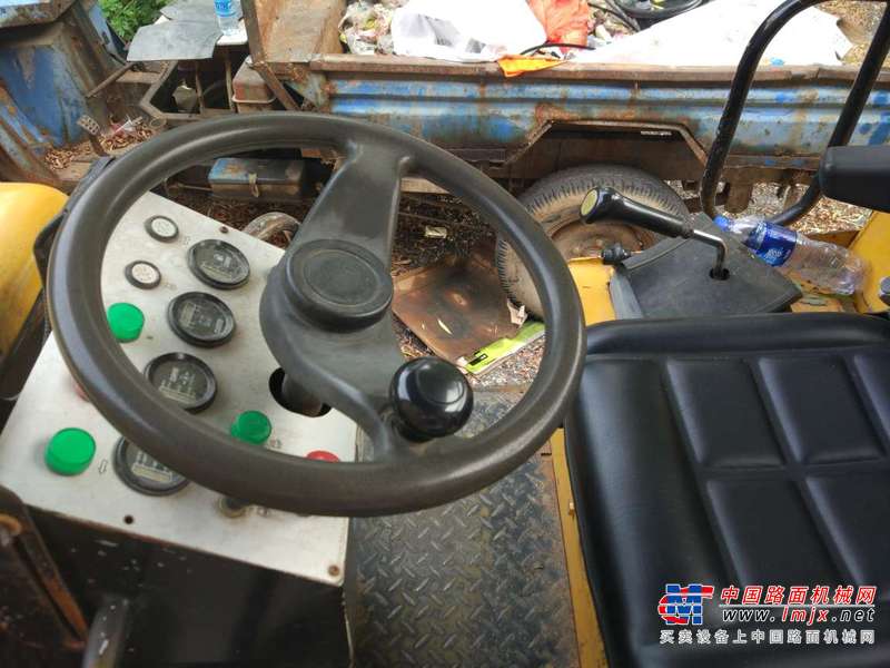 陕西出售转让二手2000小时2015年厦工XG6033D双钢轮压路机