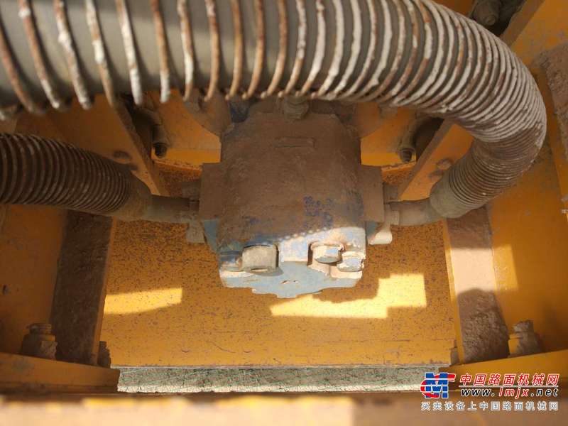 陕西出售转让二手5800小时2011年龙工LG520B单钢轮压路机