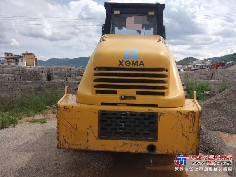 云南出售转让二手4000小时2010年厦工XG6224M单钢轮压路机