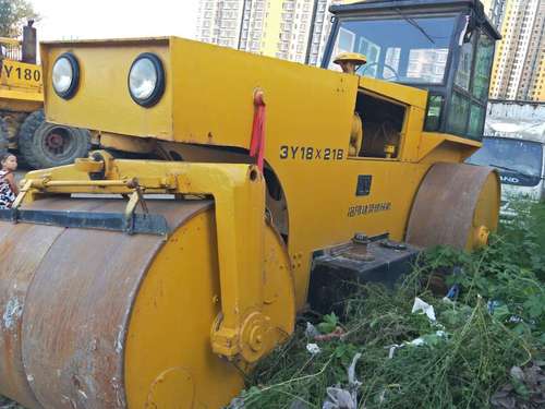山西出售转让二手2000小时2008年洛建3Y18X21三轮压路机