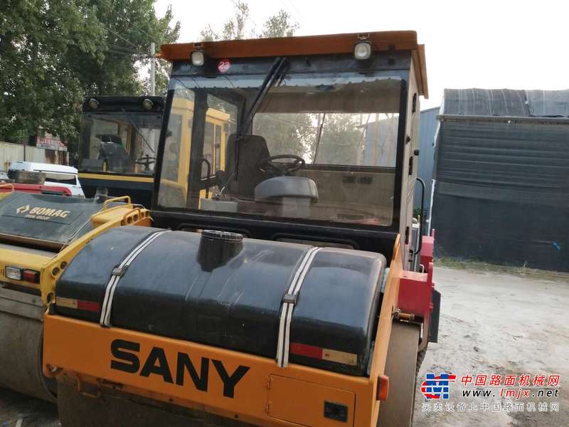 河南出售转让二手2200小时2011年三一重工YZC12双钢轮压路机