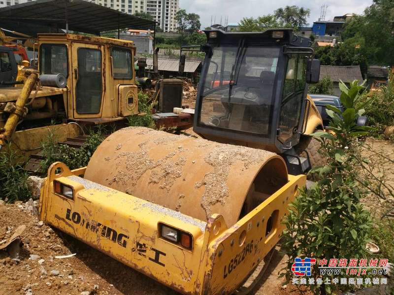 云南出售转让二手3285小时2013年龙工LG520B6单钢轮压路机