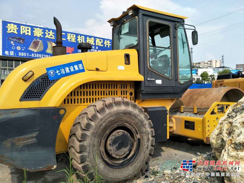 贵州出售转让二手1100小时2015年山推SR20M单钢轮压路机