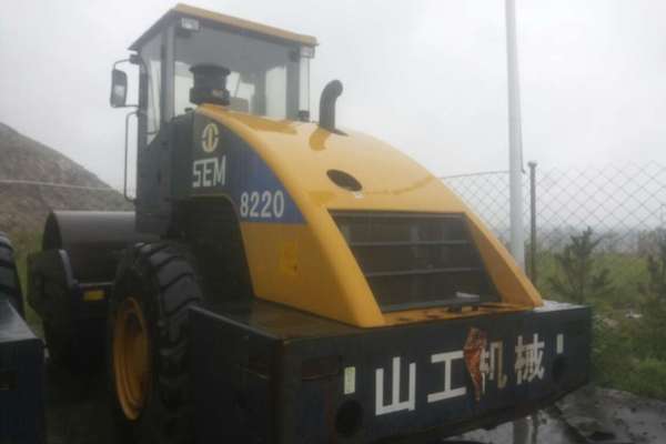 山西出售转让二手2000小时2013年山工SEM8220单钢轮压路机