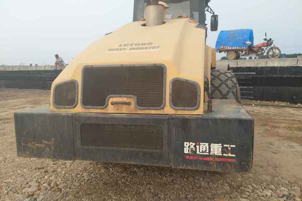 河北出售转让二手5000小时2011年洛阳路通LT620B单钢轮压路机
