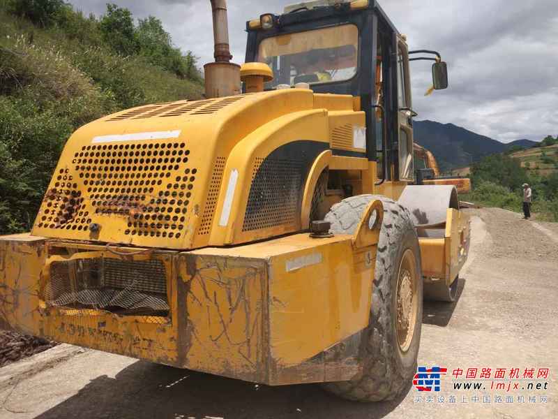云南出售转让二手2000小时2009年龙工LG520A单钢轮压路机