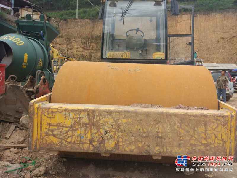云南出售转让二手4000小时2009年厦工XG6204M单钢轮压路机