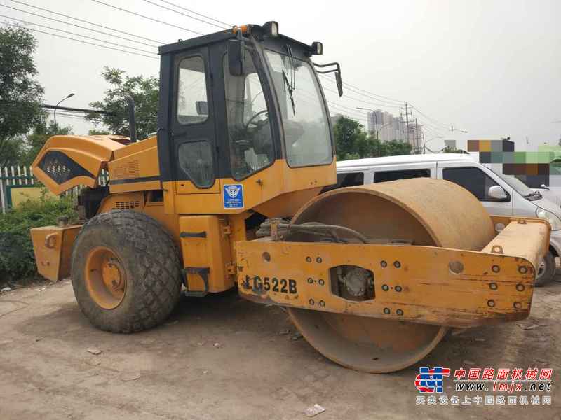 陕西出售转让二手2500小时2015年龙工LG522B单钢轮压路机