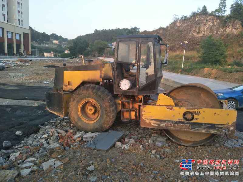 贵州出售转让二手8523小时2007年山工SEM518单钢轮压路机