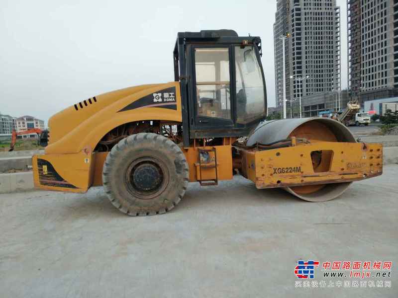 江西出售转让二手10000小时2010年厦工XG6224M单钢轮压路机