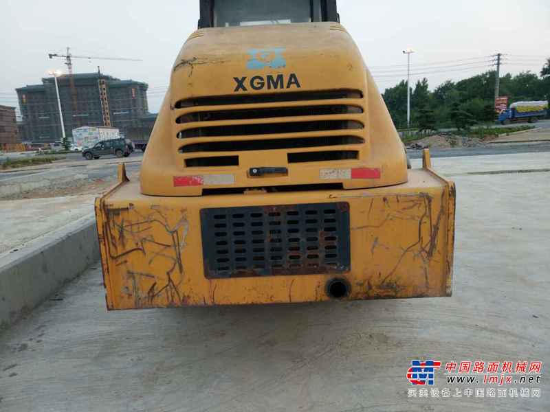 江西出售转让二手10000小时2010年厦工XG6224M单钢轮压路机