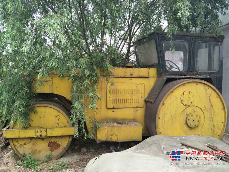 山东出售转让二手12000小时2005年东方红YZ18三轮压路机