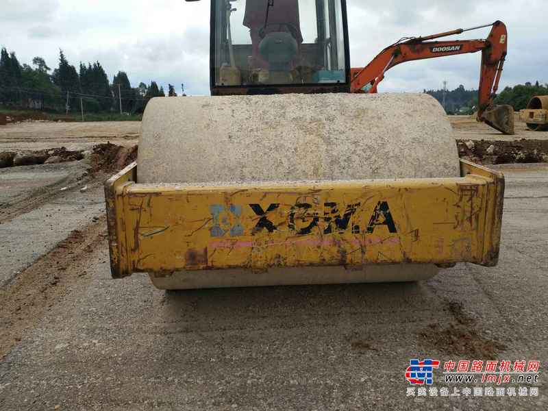 云南出售转让二手4300小时2010年厦工XG6224M单钢轮压路机