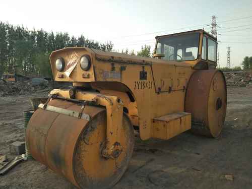 山西出售转让二手8000小时2005年洛阳路通3Y18X21三轮压路机