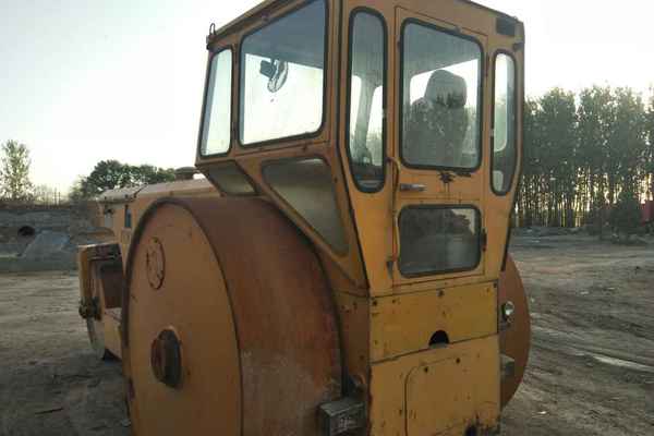 山西出售转让二手8000小时2005年洛阳路通3Y18X21三轮压路机