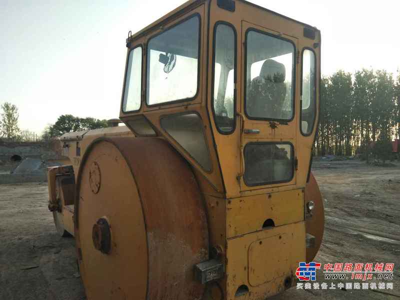 山西出售转让二手8000小时2005年洛阳路通3Y18X21三轮压路机