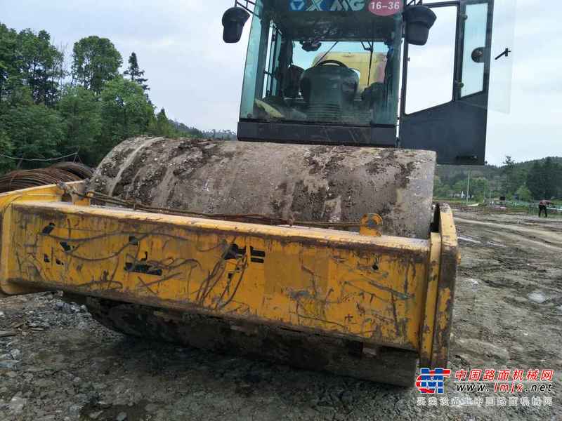贵州出售转让二手8600小时2011年徐工XS202J单钢轮压路机