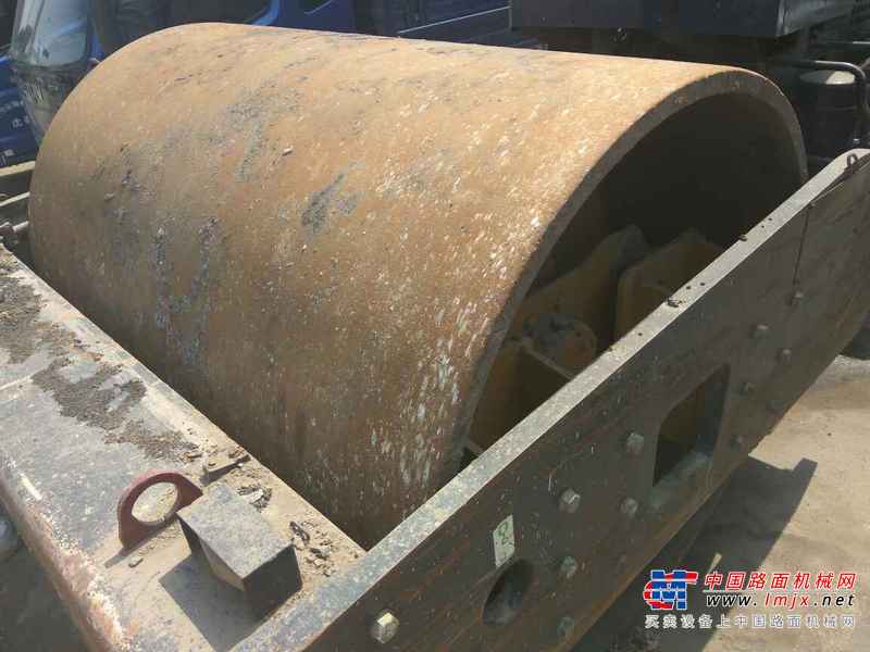 辽宁出售转让二手3800小时2011年山工SEM8220单钢轮压路机