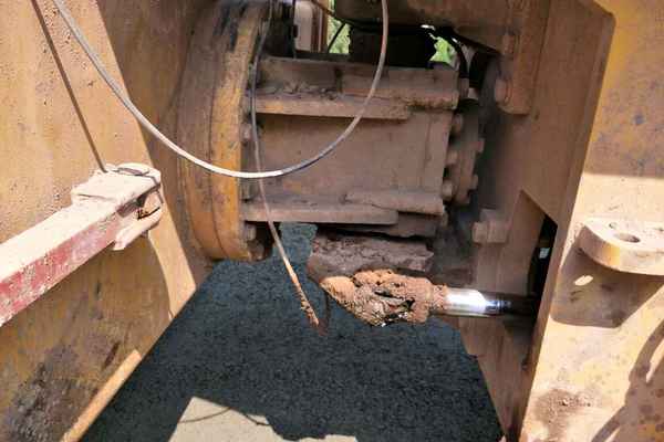 四川出售转让二手4952小时2011年洛建LSS2101单钢轮压路机