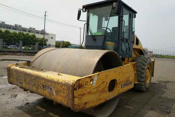 湖北出售转让二手3000小时2013年柳工CLG614单钢轮压路机