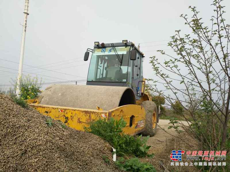 湖北出售转让二手6600小时2009年徐工XS202J单钢轮压路机