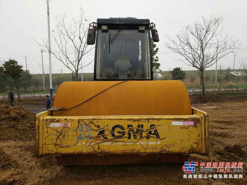 湖北出售转让二手7800小时2010年厦工XG6224M单钢轮压路机