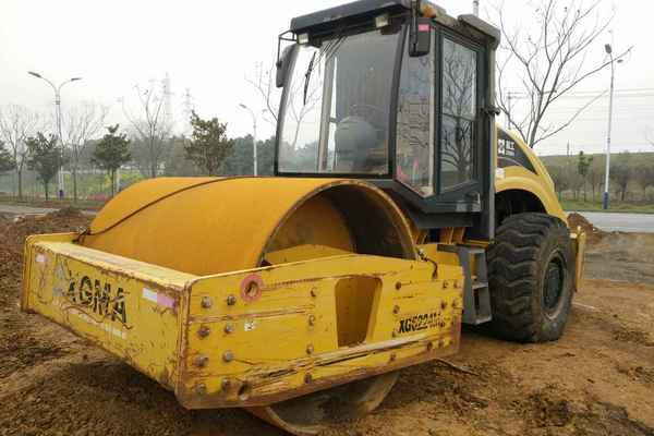 湖北出售转让二手7800小时2010年厦工XG6224M单钢轮压路机