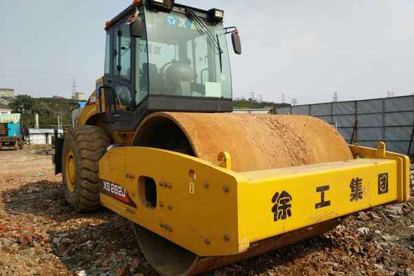湖北出售转让二手2940小时2013年徐工XS262J单钢轮压路机