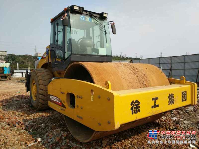 湖北出售转让二手2940小时2013年徐工XS262J单钢轮压路机