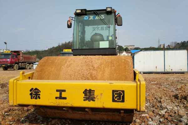 湖北出售转让二手2940小时2013年徐工XS262J单钢轮压路机