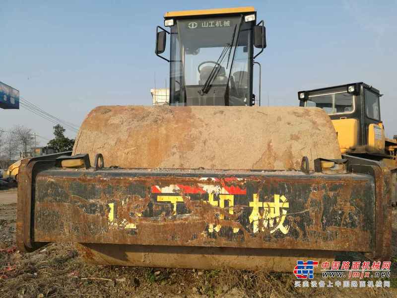 安徽出售转让二手5300小时2010年山工SEM8220单钢轮压路机