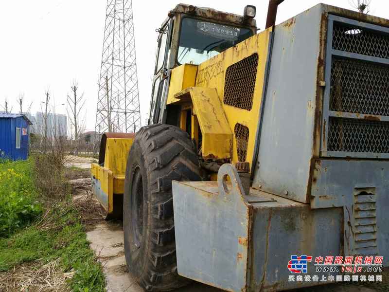 湖北出售转让二手13000小时2005年洛阳路通LT220B单钢轮压路机