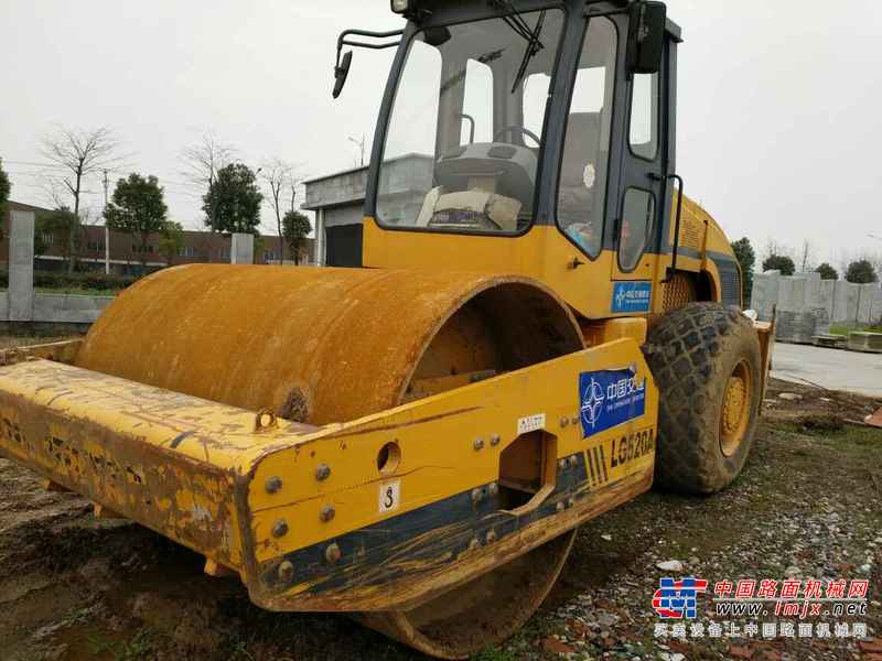 湖北出售转让二手6300小时2010年龙工LG520A单钢轮压路机