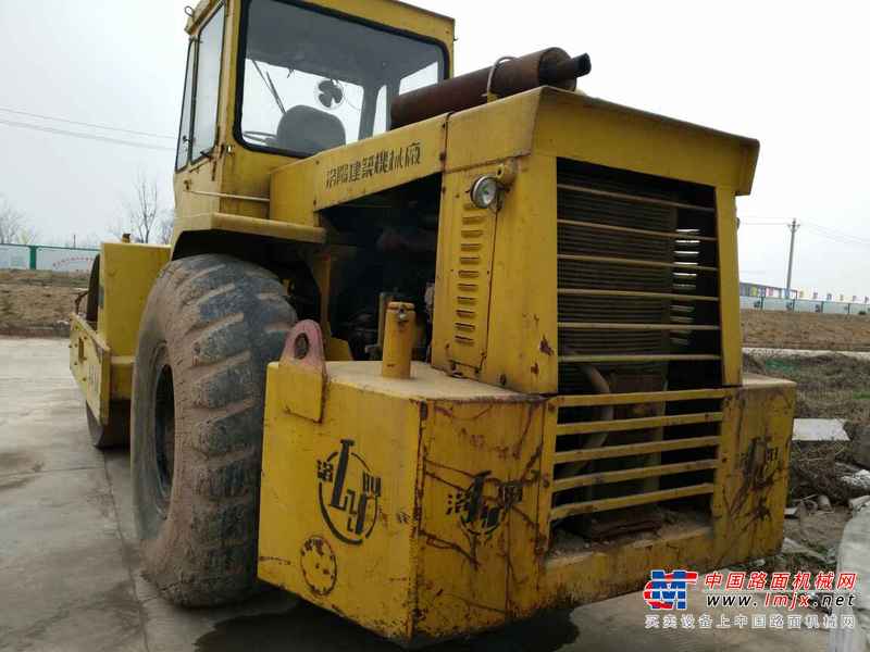 湖北出售转让二手18000小时2005年洛阳路通YZ14B单钢轮压路机