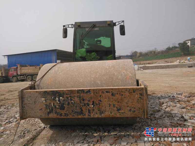 湖北出售转让二手8000小时2005年洛阳路通LT220B单钢轮压路机