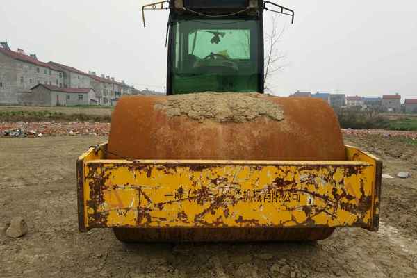 湖北出售转让二手7300小时2010年洛阳路通LT220B单钢轮压路机