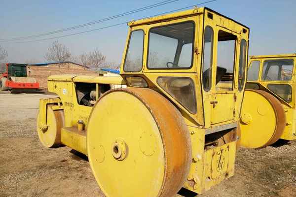 山西出售转让二手8000小时2004年洛建3Y18X21三轮压路机