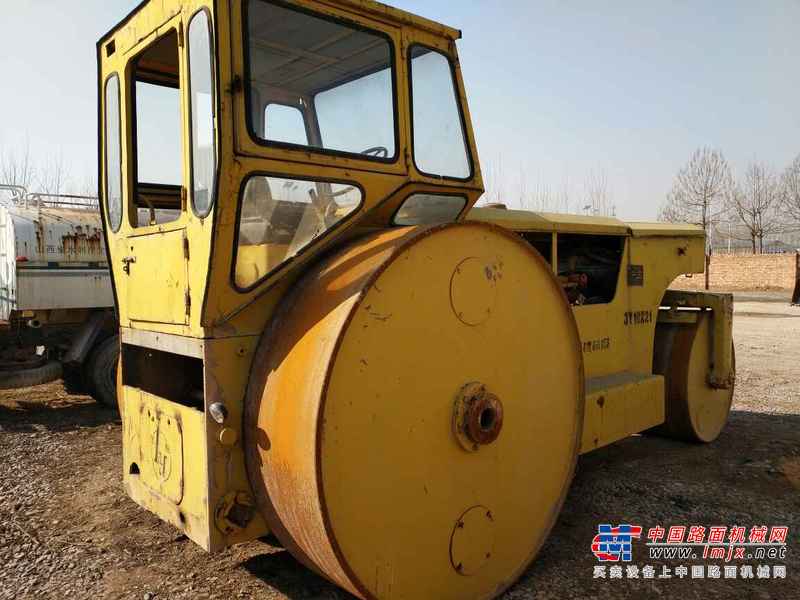 山西出售转让二手8000小时2004年洛建3Y18X21三轮压路机
