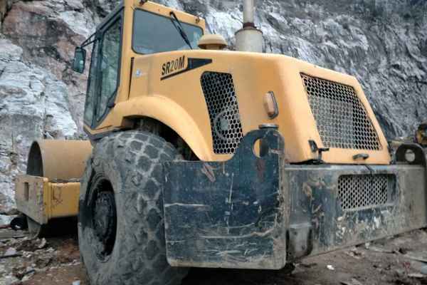 贵州出售转让二手8492小时2010年山推SR20M单钢轮压路机