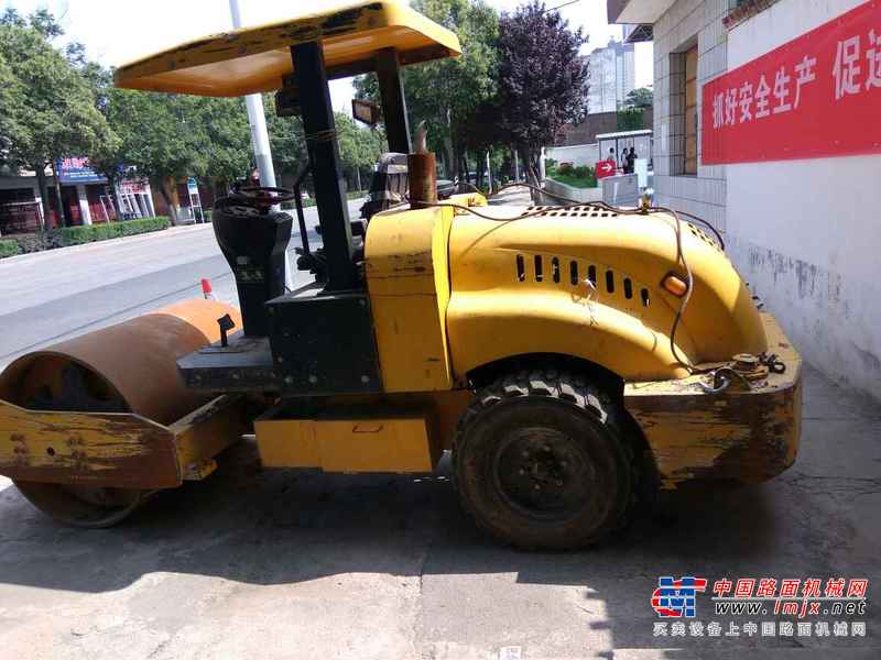 陕西出售转让二手1500小时2014年洛阳路通LTC6单钢轮压路机