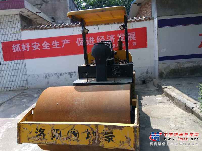 陕西出售转让二手1500小时2014年洛阳路通LTC6单钢轮压路机