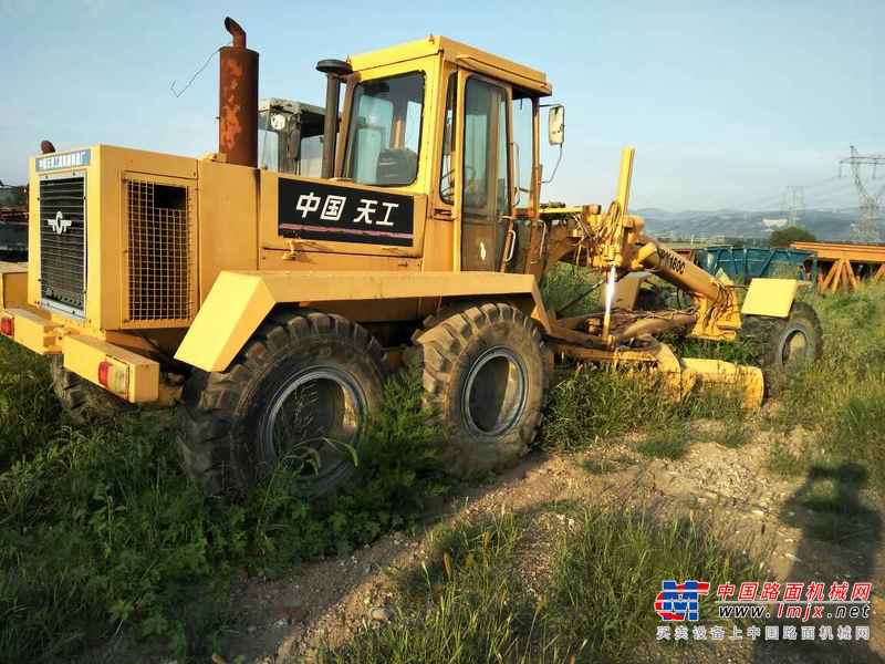山西出售转让二手10000小时2004年鼎盛天工PY180G平地机
